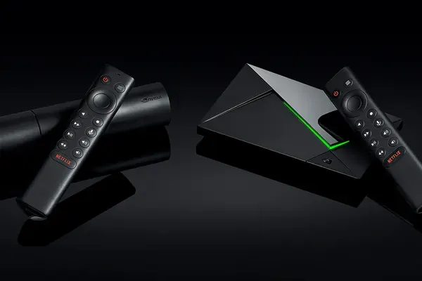 Android TV Box mit Fernbedienungen für IPTV auf Google TV